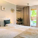 Comfortable For 10 People With A Private Sauna, Appartement *