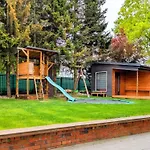 Comfortable For 10 People With A Private Sauna, Appartement *
