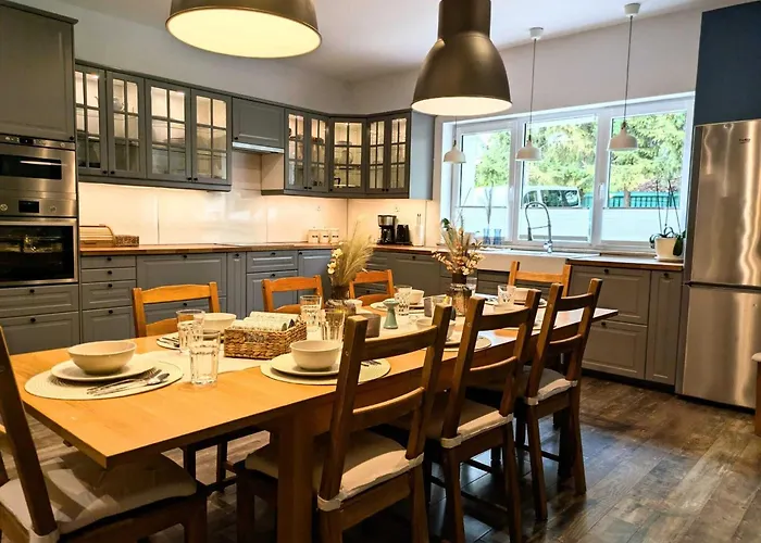 아파트 Comfortable For 10 People With A Private Sauna, 코워브제크