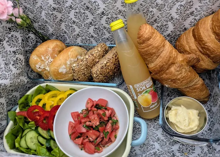 아파트 Comfortable For 10 People With A Private Sauna, 코워브제크