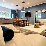 Comfortable For 10 People With A Private Sauna, Apartman Kołobrzeg