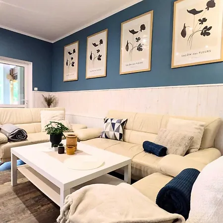 Comfortable For 10 People With A Private Sauna, Lejlighed *