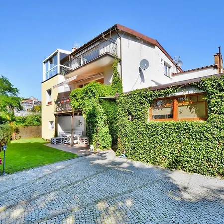 Apartament Flat, *