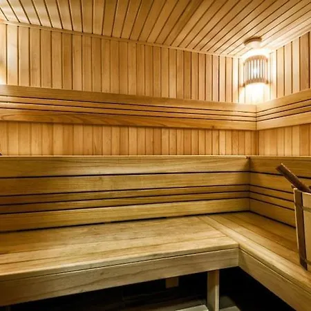 Comfortable For 10 People With A Private Sauna, Kołobrzeg