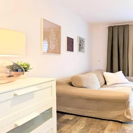 Daire Comfortable For 10 People With A Private Sauna, *