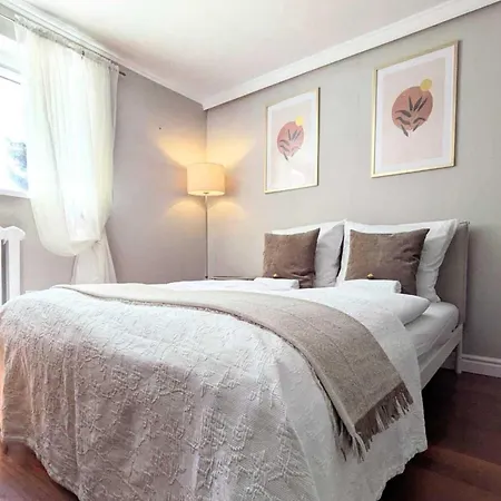 Comfortable For 10 People With A Private Sauna, Kołobrzeg